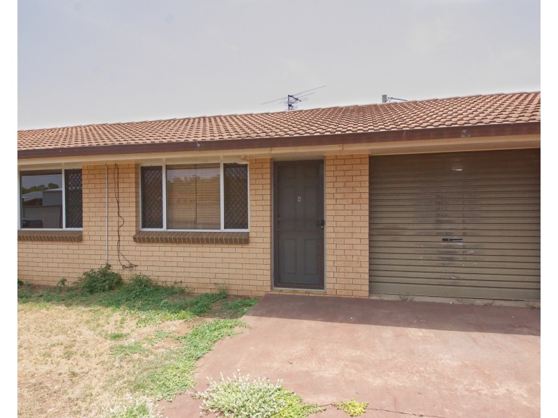 2/24 Proposch Street, Oakey QLD 4401
