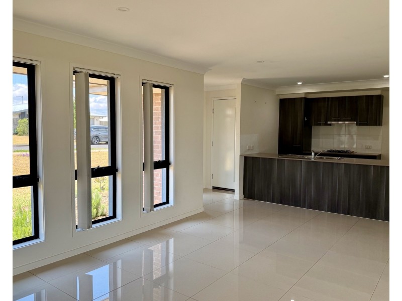 28 Tarcoola Street, Wyreema QLD 4352