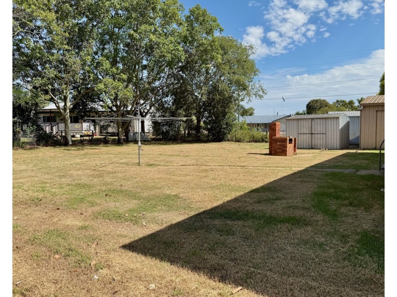 23 West Street, Oakey QLD 4401