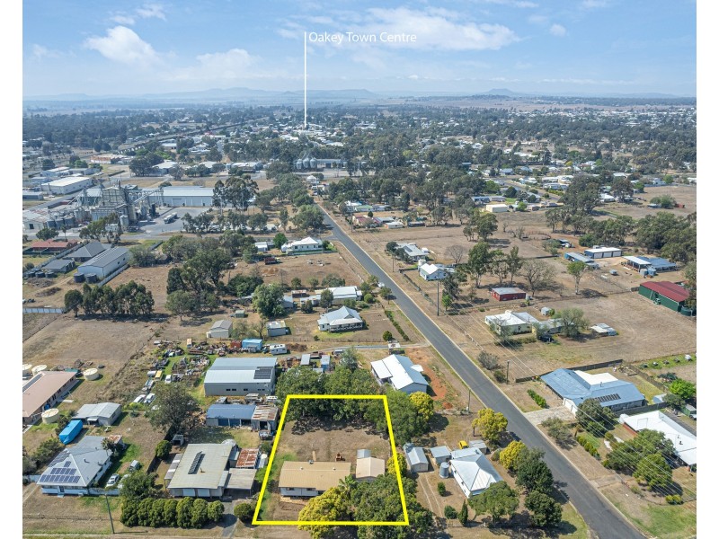 23 West Street, Oakey QLD 4401