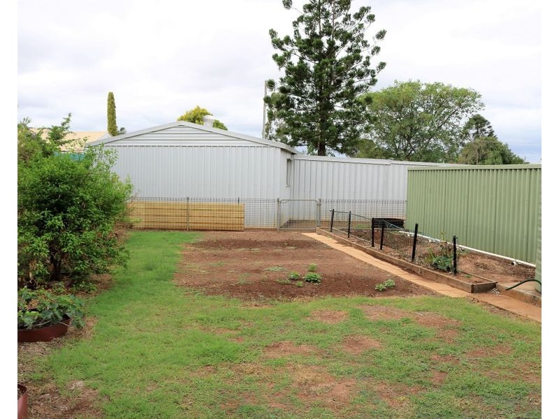 2 Cribb Street, Oakey QLD 4401