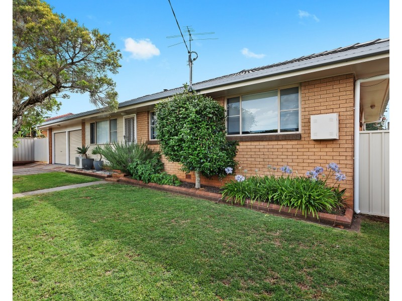 9 Hampton Street, Newtown QLD 4350