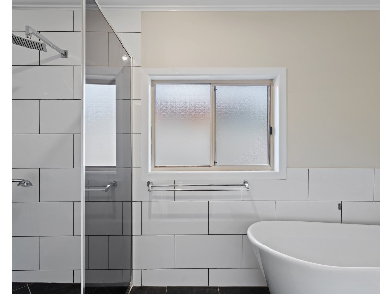 9 Hampton Street, Newtown QLD 4350