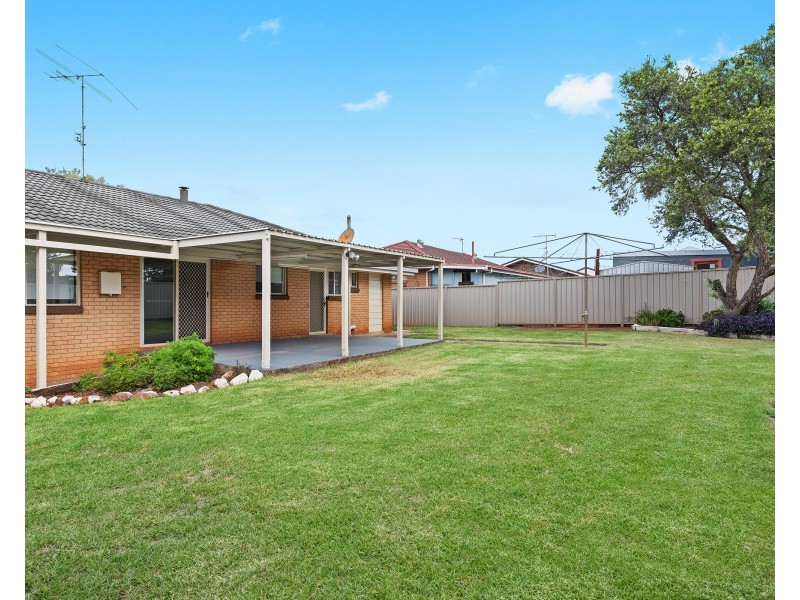 9 Hampton Street, Newtown QLD 4350