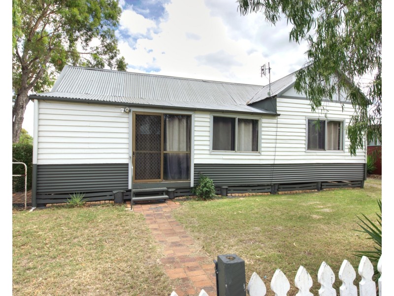 35 Donely Street, Oakey QLD 4401