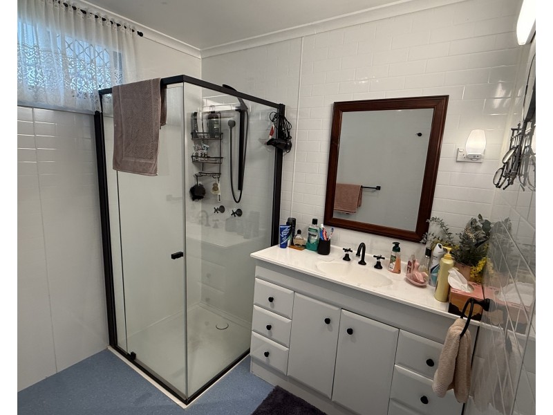 15 Donely Street, Oakey QLD 4401