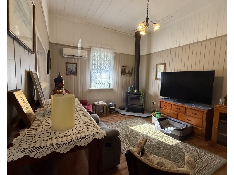 15 Donely Street, Oakey QLD 4401