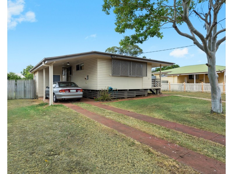 37 Proposch Street, Oakey QLD 4401