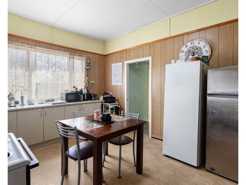 54 Campbell Street, Oakey QLD 4401