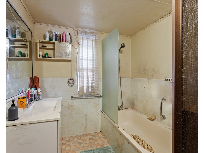 54 Campbell Street, Oakey QLD 4401