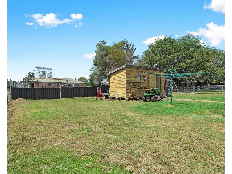 54 Campbell Street, Oakey QLD 4401