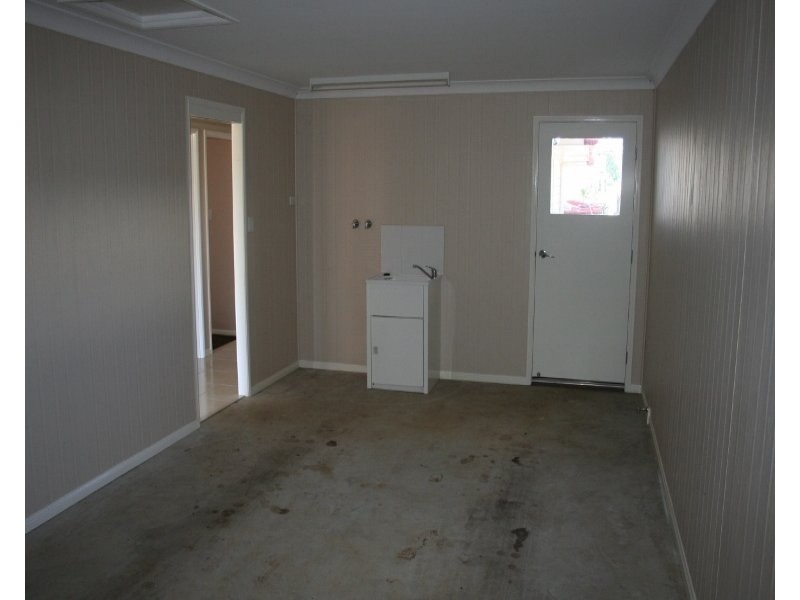 3 Desmond Street, Oakey QLD 4401
