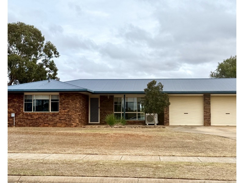 59 Hamlyn Road, Oakey QLD 4401