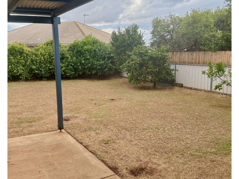 59 Hamlyn Road, Oakey QLD 4401
