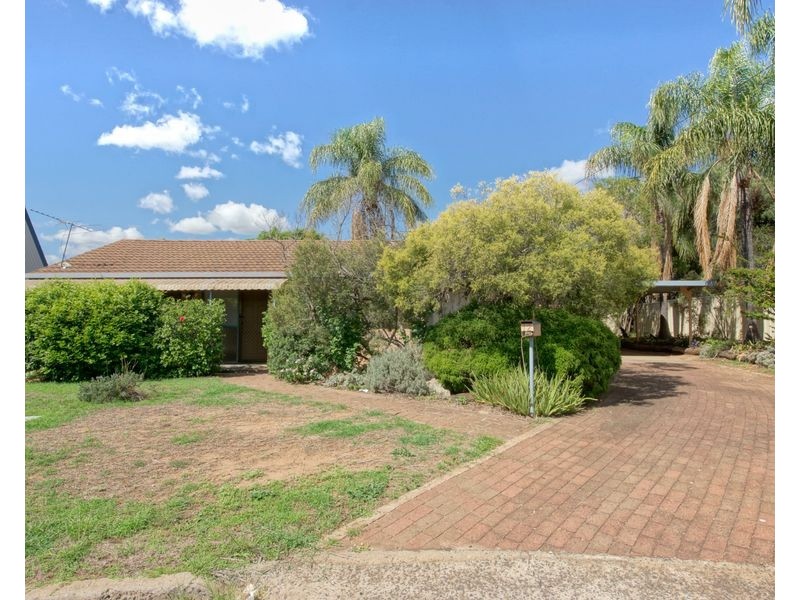 12 Wright Street, Oakey QLD 4401