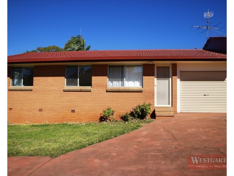 2/52 Hoey Street, Kearneys Spring QLD 4350