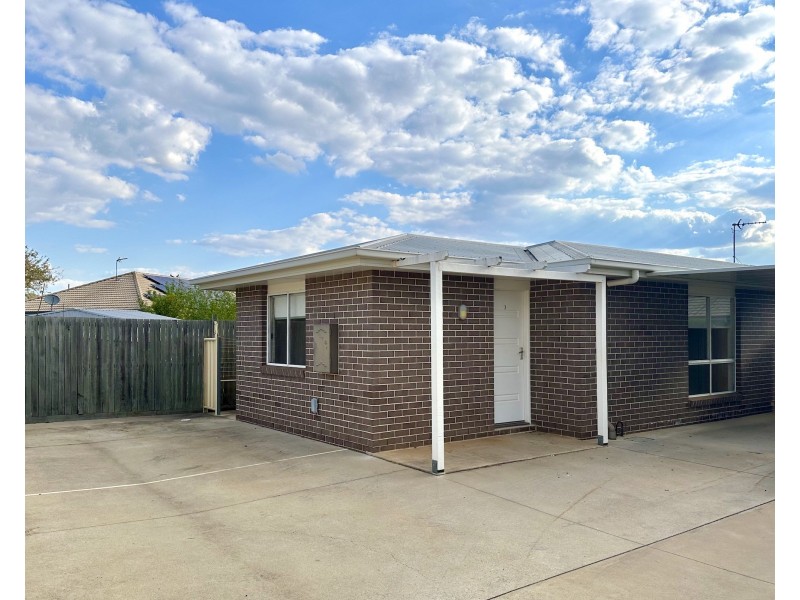 3/4 Clive Street, Oakey QLD 4401