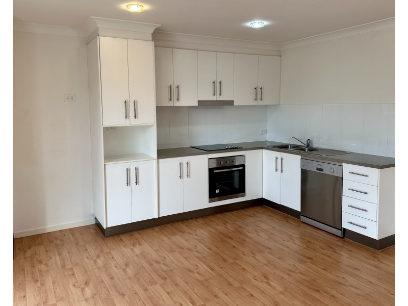 3/4 Clive Street, Oakey QLD 4401