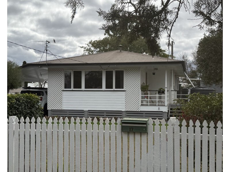 17 James Street, Oakey QLD 4401