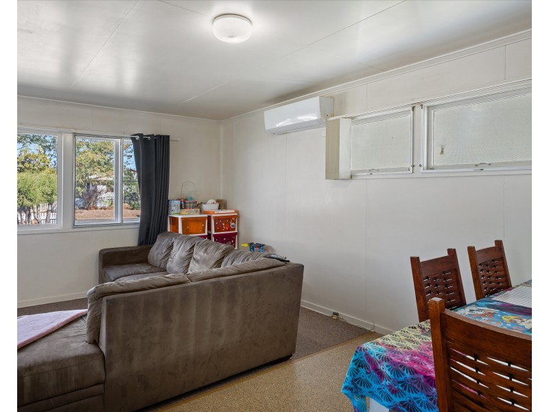 17 James Street, Oakey QLD 4401