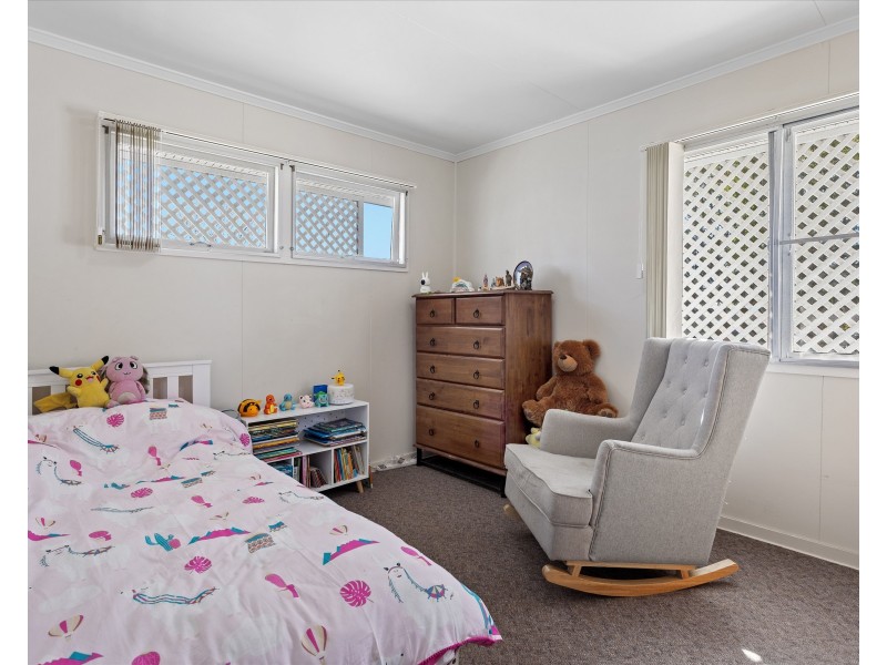17 James Street, Oakey QLD 4401