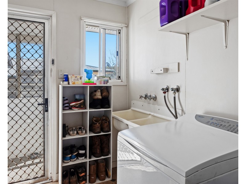 17 James Street, Oakey QLD 4401