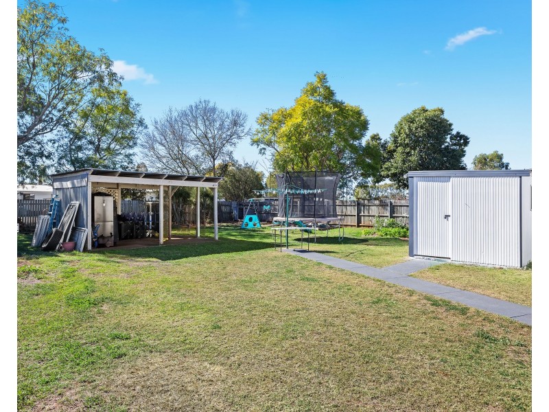 17 James Street, Oakey QLD 4401