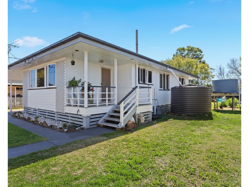 17 James Street, Oakey QLD 4401
