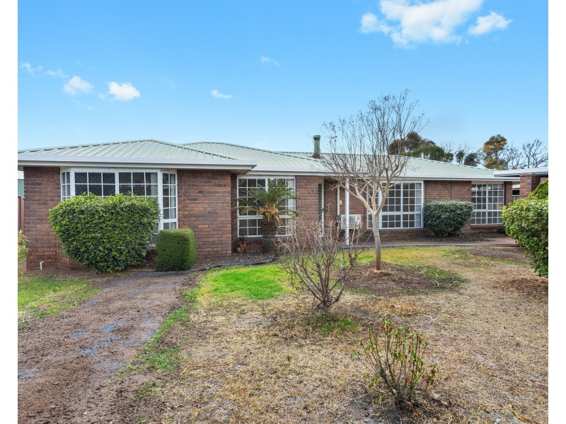 16 Hass Street, Oakey QLD 4401