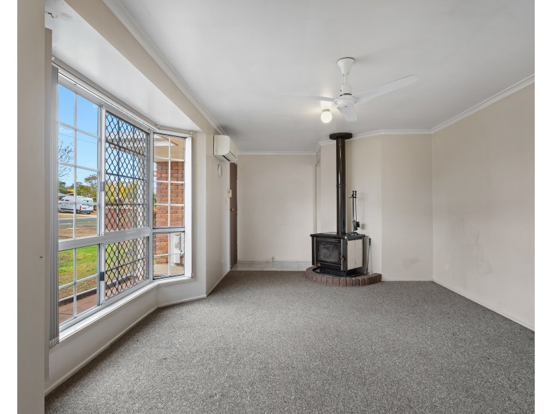 16 Hass Street, Oakey QLD 4401