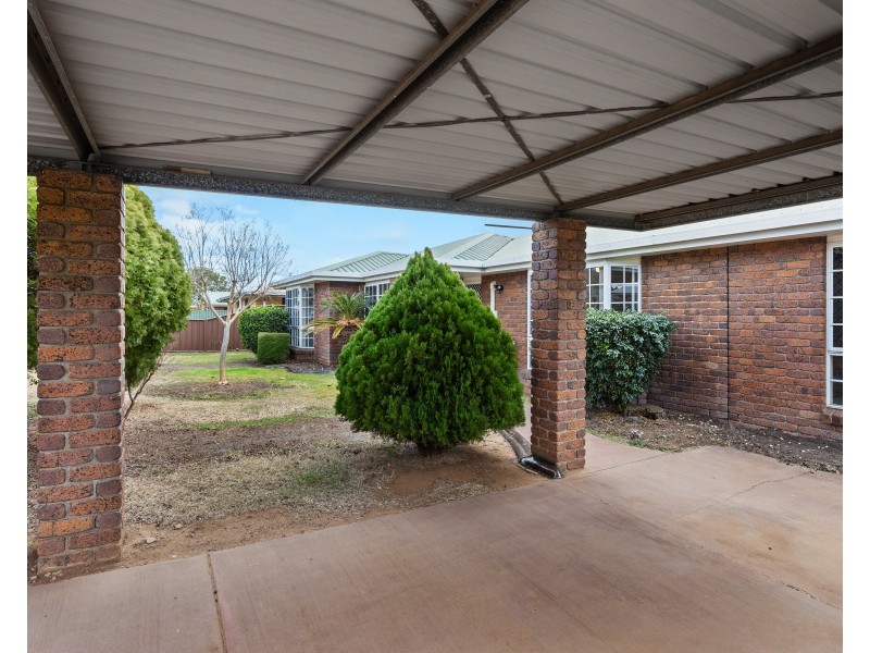 16 Hass Street, Oakey QLD 4401