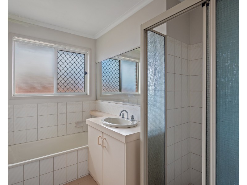 16 Hass Street, Oakey QLD 4401