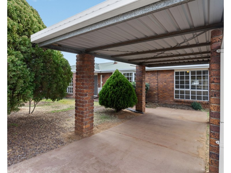 16 Hass Street, Oakey QLD 4401