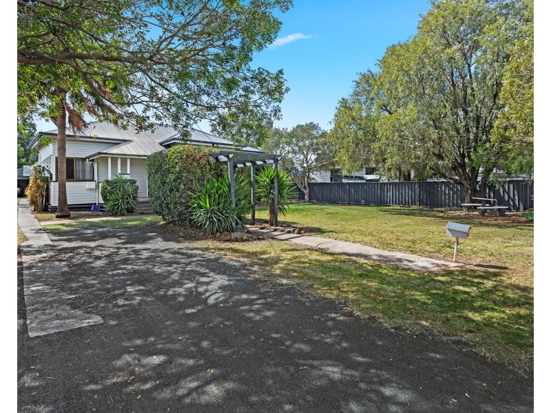 106 Kent Street, Oakey QLD 4401