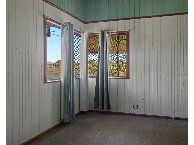 106 Kent Street, Oakey QLD 4401