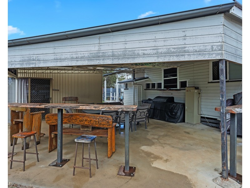 106 Kent Street, Oakey QLD 4401