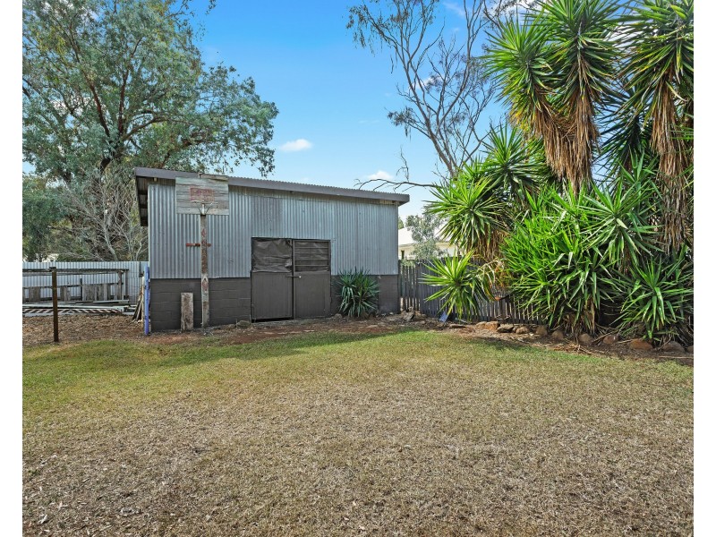 106 Kent Street, Oakey QLD 4401