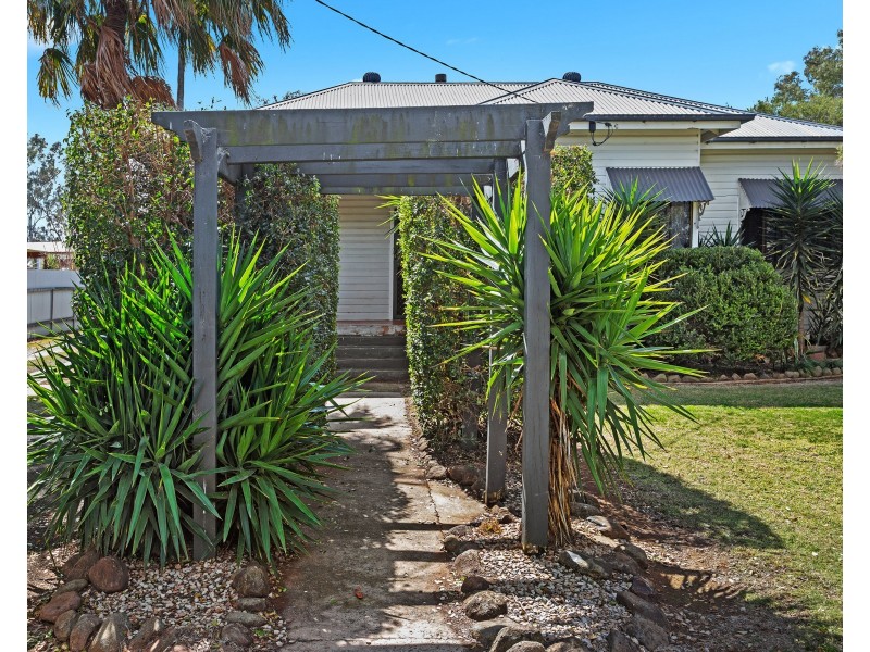 106 Kent Street, Oakey QLD 4401