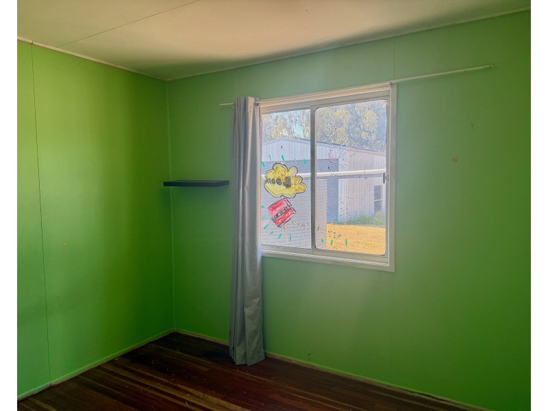 15 Earl Street, Jondaryan QLD 4403