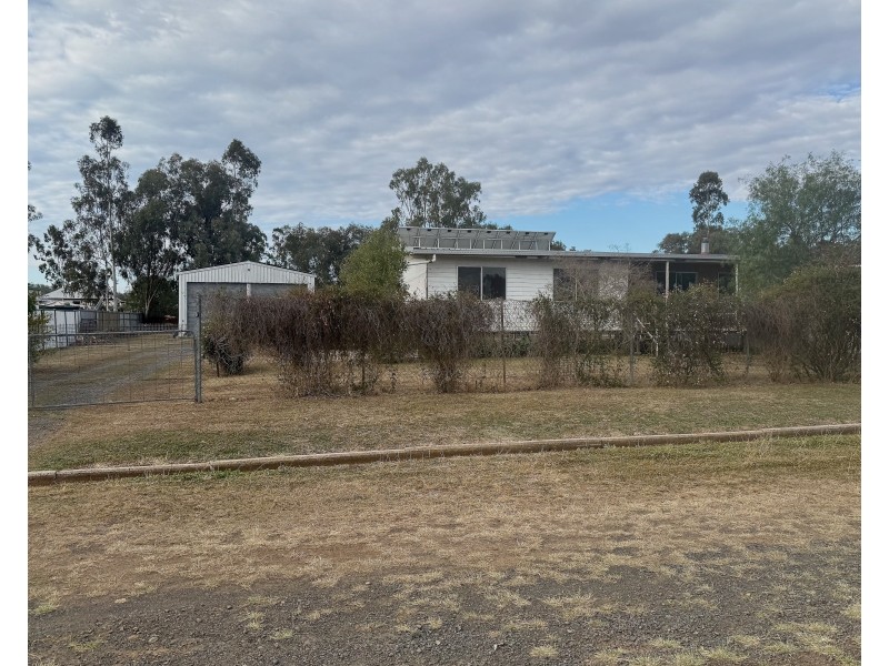15 Earl Street, Jondaryan QLD 4403