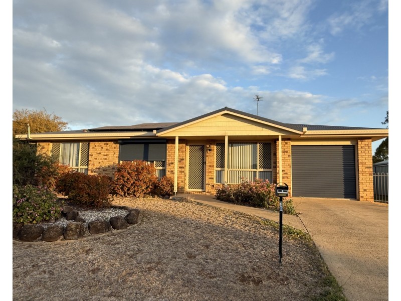 30 Weise Street, Oakey QLD 4401
