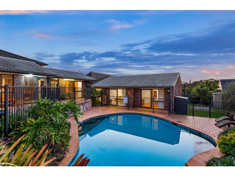 18 Falk Street, Stafford Heights QLD 4053