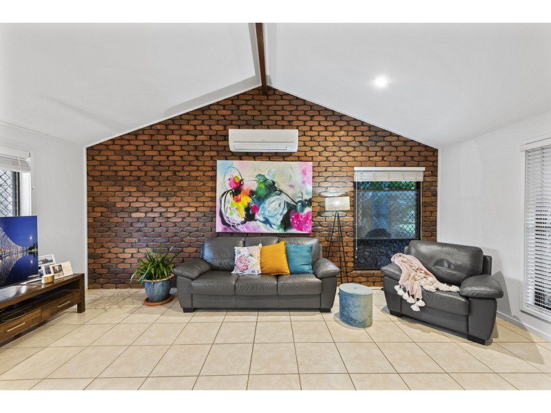 18 Falk Street, Stafford Heights QLD 4053