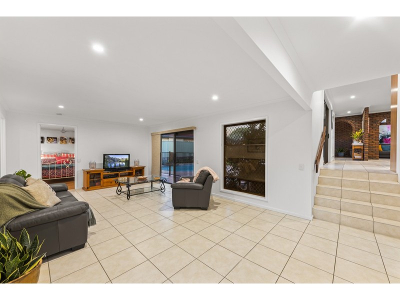 18 Falk Street, Stafford Heights QLD 4053