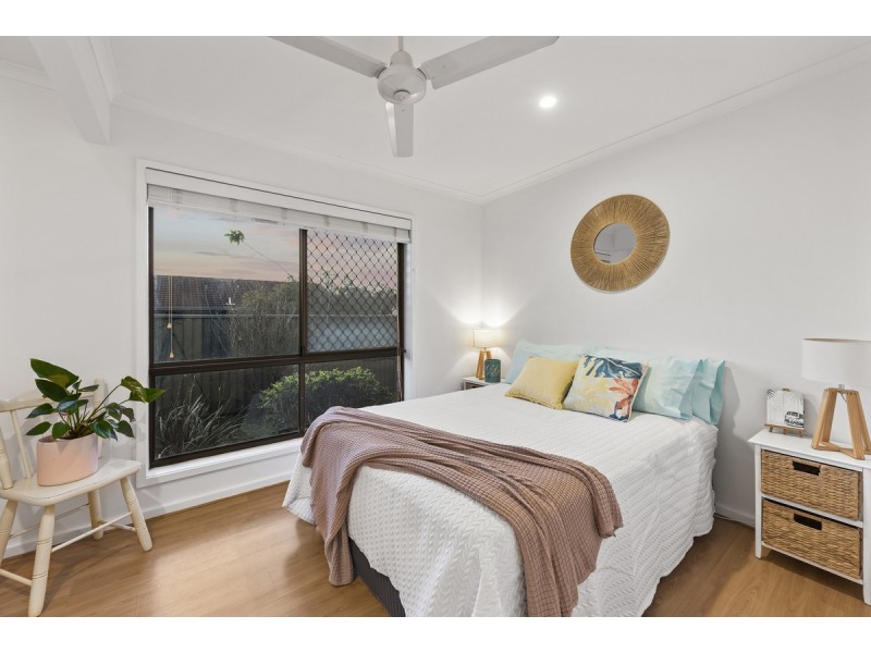 18 Falk Street, Stafford Heights QLD 4053