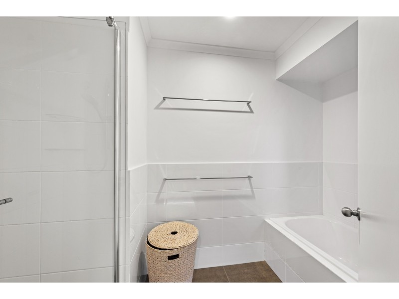 18 Falk Street, Stafford Heights QLD 4053