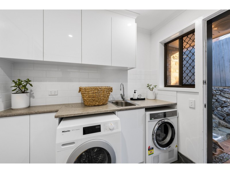 18 Falk Street, Stafford Heights QLD 4053