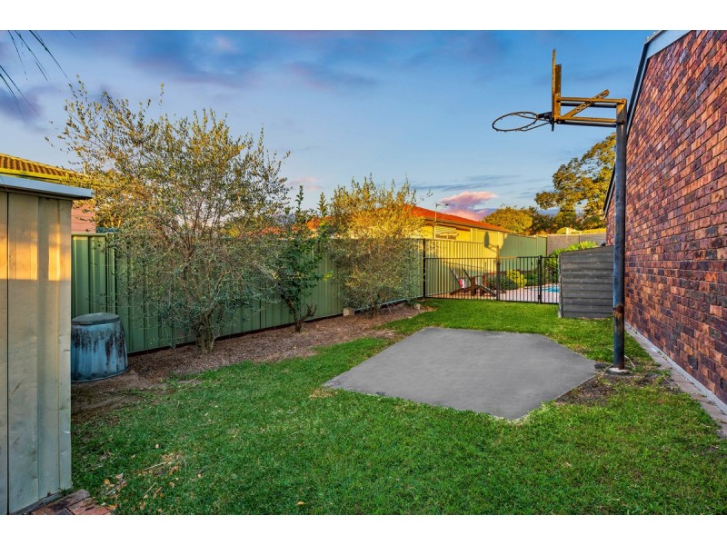 18 Falk Street, Stafford Heights QLD 4053