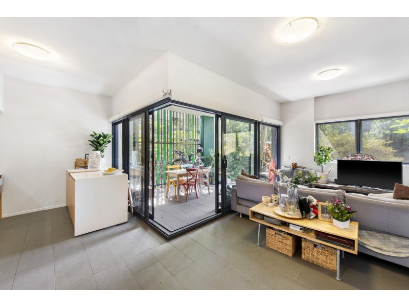 30/2-4 Garden Terrace, Newmarket QLD 4051