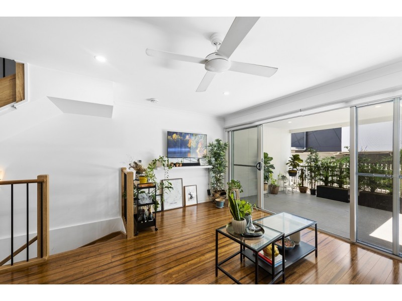 2/17 Pickwick Street, Cannon Hill QLD 4170